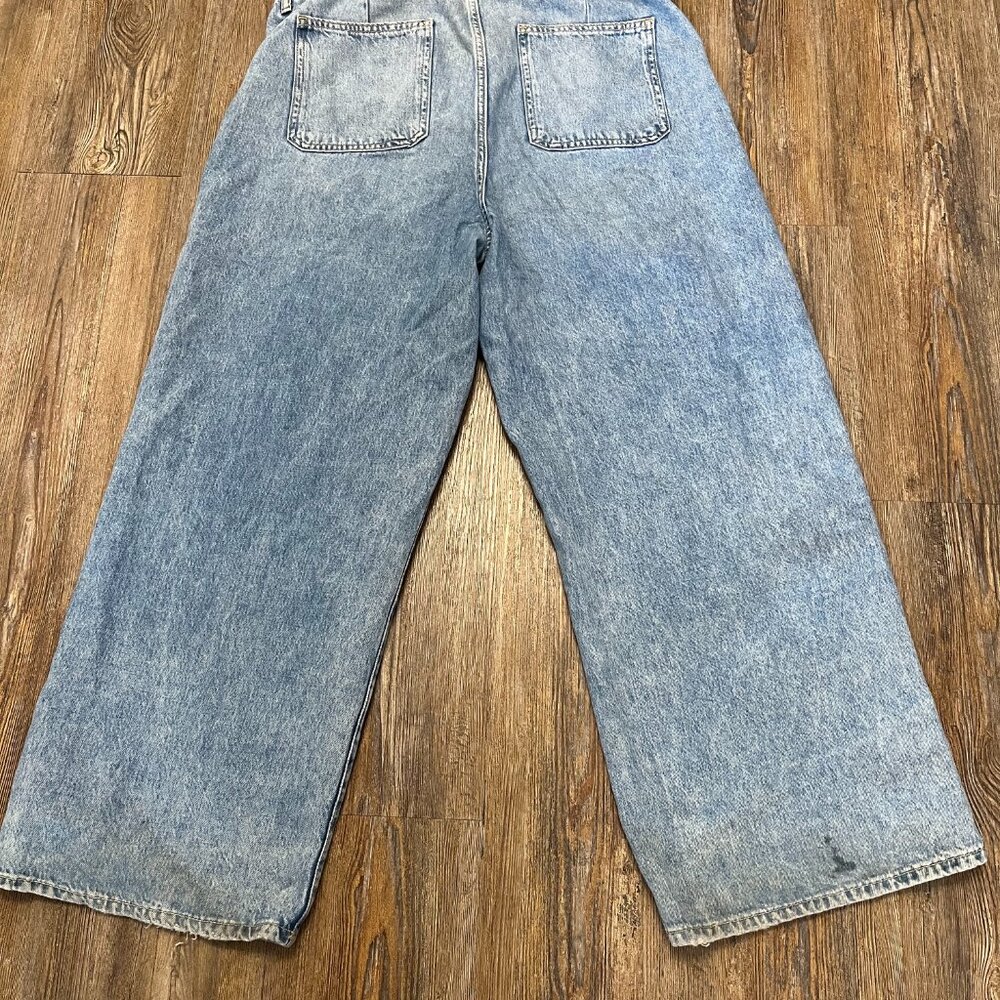 Old Navy Baggy Jeans - Women Size 14 (35x29) - Wide Leg, High Rise Waist - Picture 2 of 3